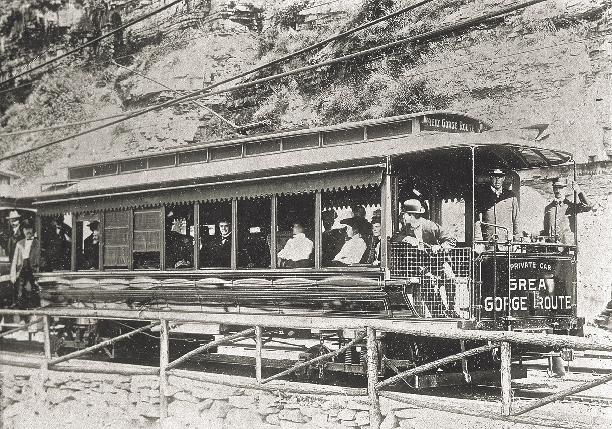 Gilbert D. Brinckerhoff caught McKinley gazing from a window at the center of a trolley en route to Niagara Falls. (Maidun Collection/Alamy Stock Photo)
